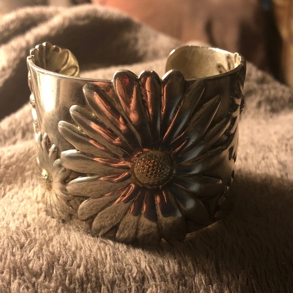 Sterling Silver & Gold Daisy Cuff Bracelet- 88A $65 or $50 w/offer - Picture 1 of 5